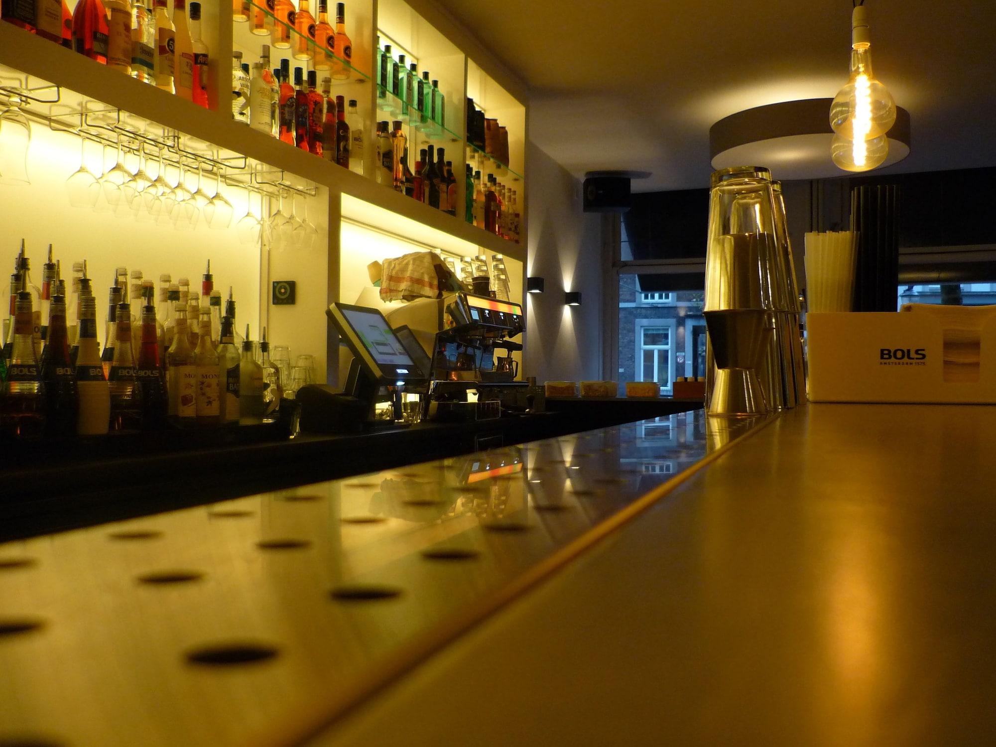 Hotel Beez มาสทริชท์ ภายนอก รูปภาพ