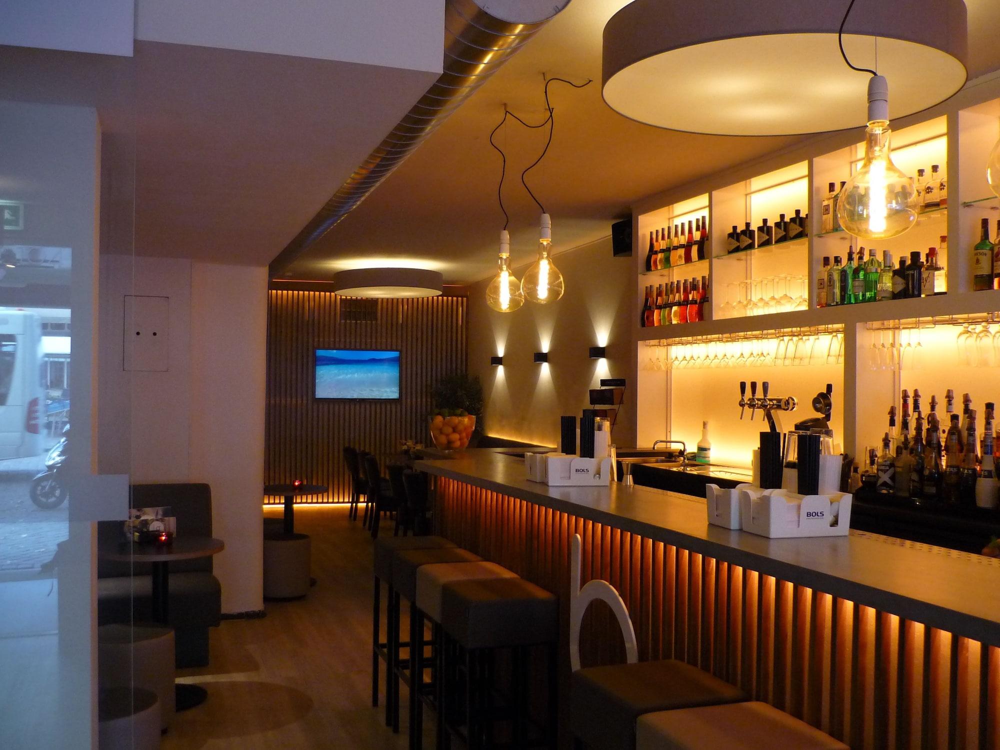 Hotel Beez มาสทริชท์ ภายนอก รูปภาพ