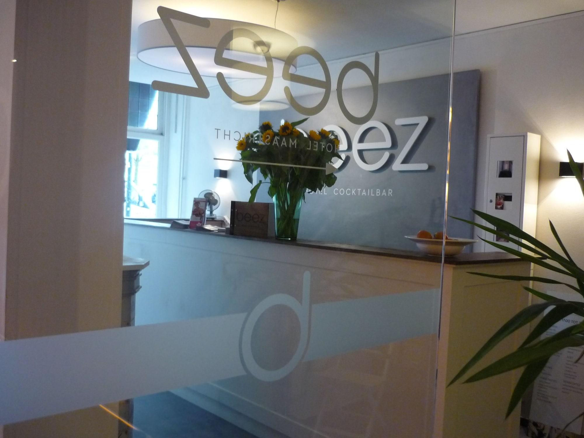Hotel Beez มาสทริชท์ ภายนอก รูปภาพ