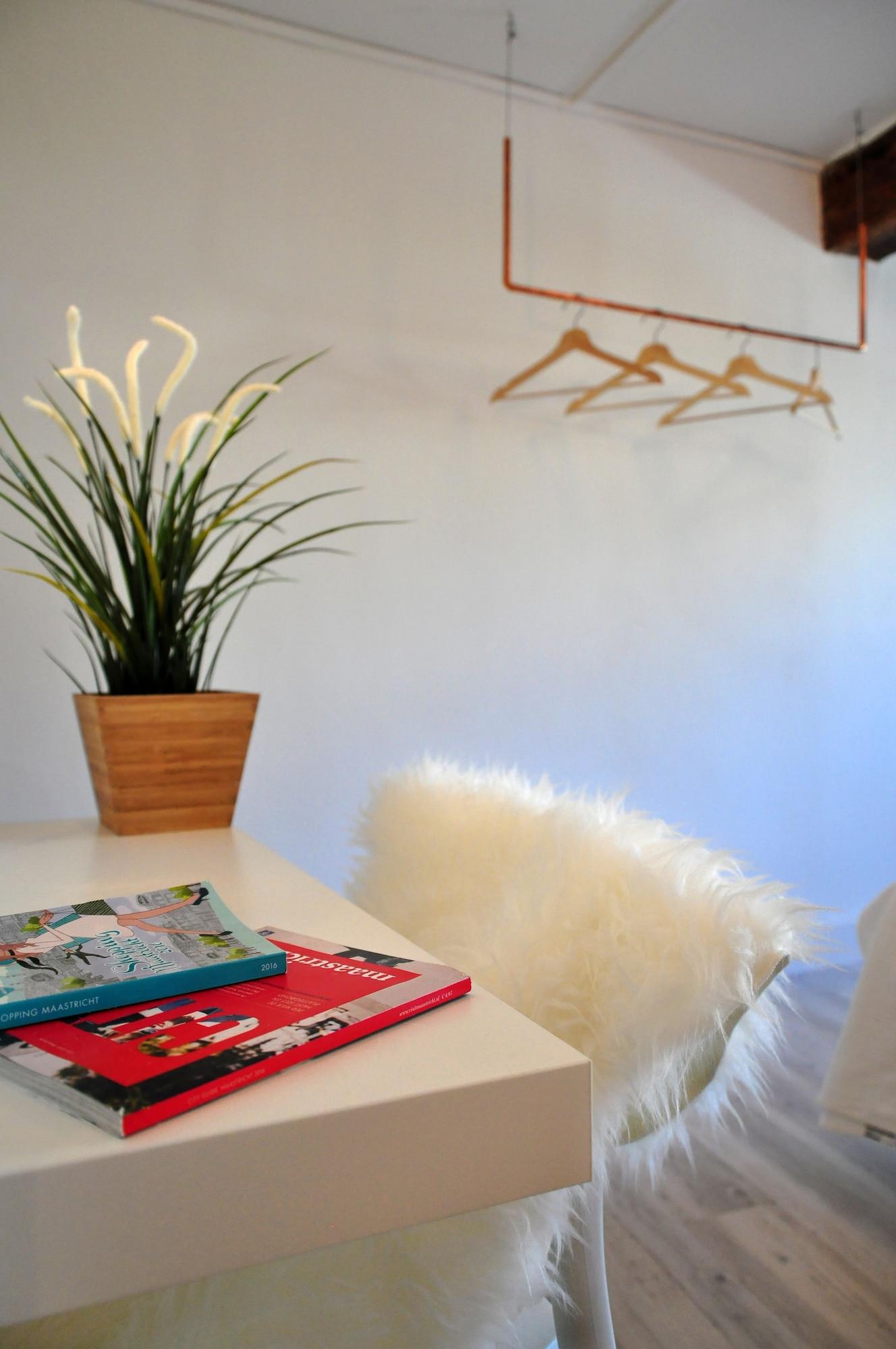 Hotel Beez มาสทริชท์ ภายนอก รูปภาพ