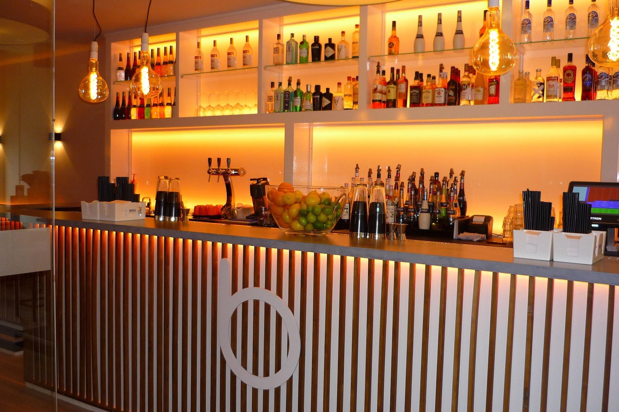 Hotel Beez มาสทริชท์ ภายนอก รูปภาพ