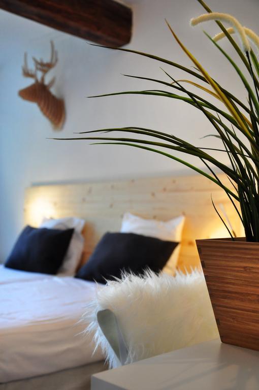 Hotel Beez มาสทริชท์ ภายนอก รูปภาพ