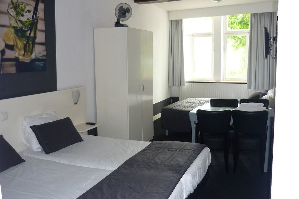 Hotel Beez มาสทริชท์ ภายนอก รูปภาพ